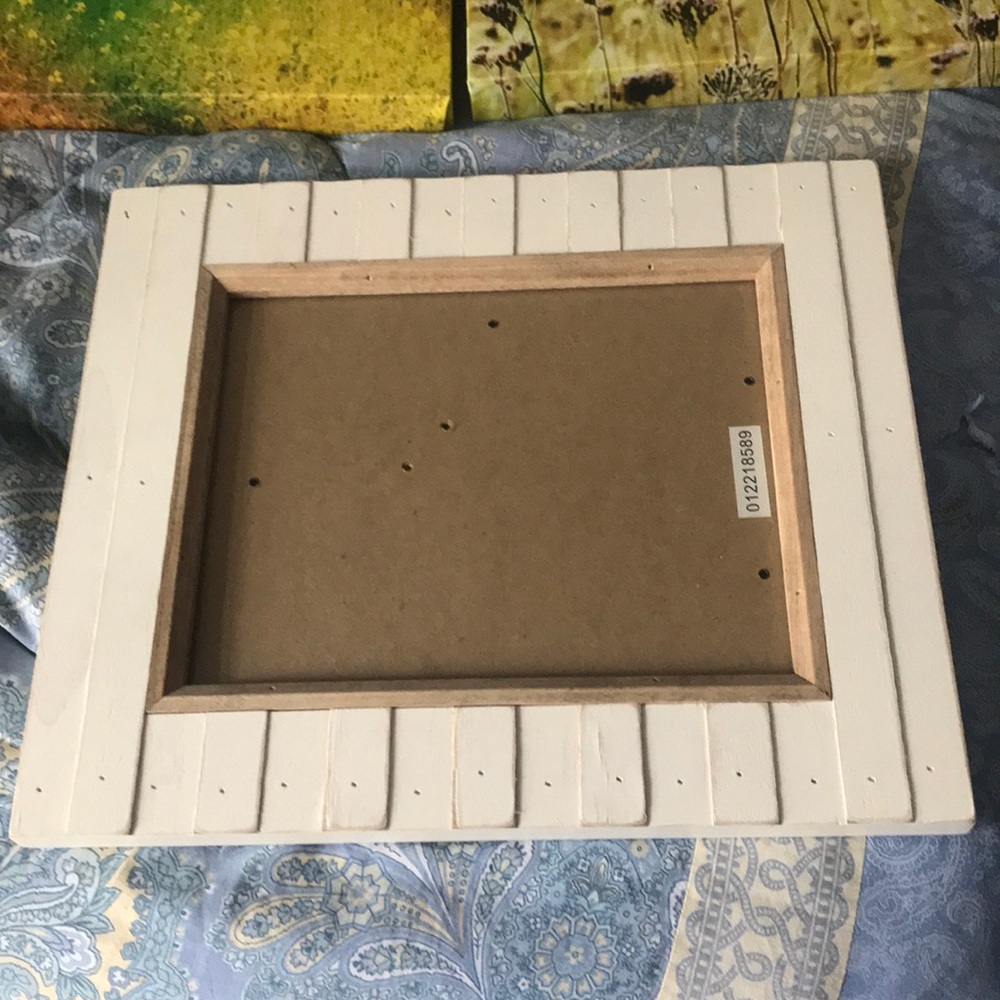Hanging picture frame